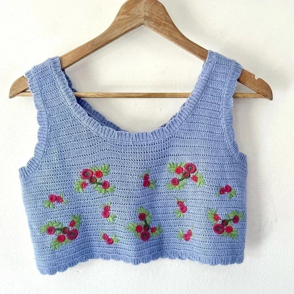 Crochet & Embroidered Floral Short Cropped Sleeveless Purple Top - Picture 1 of 6